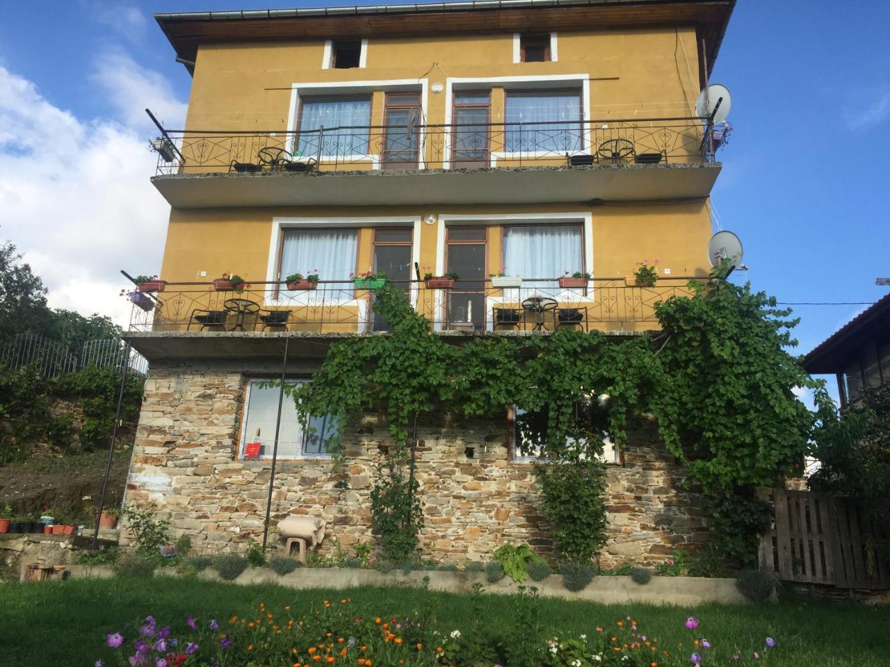 Guest House Agush Kribul Exterior photo